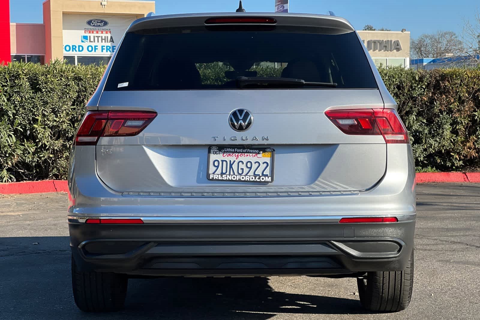 Used 2022 Volkswagen Tiguan SE image 8