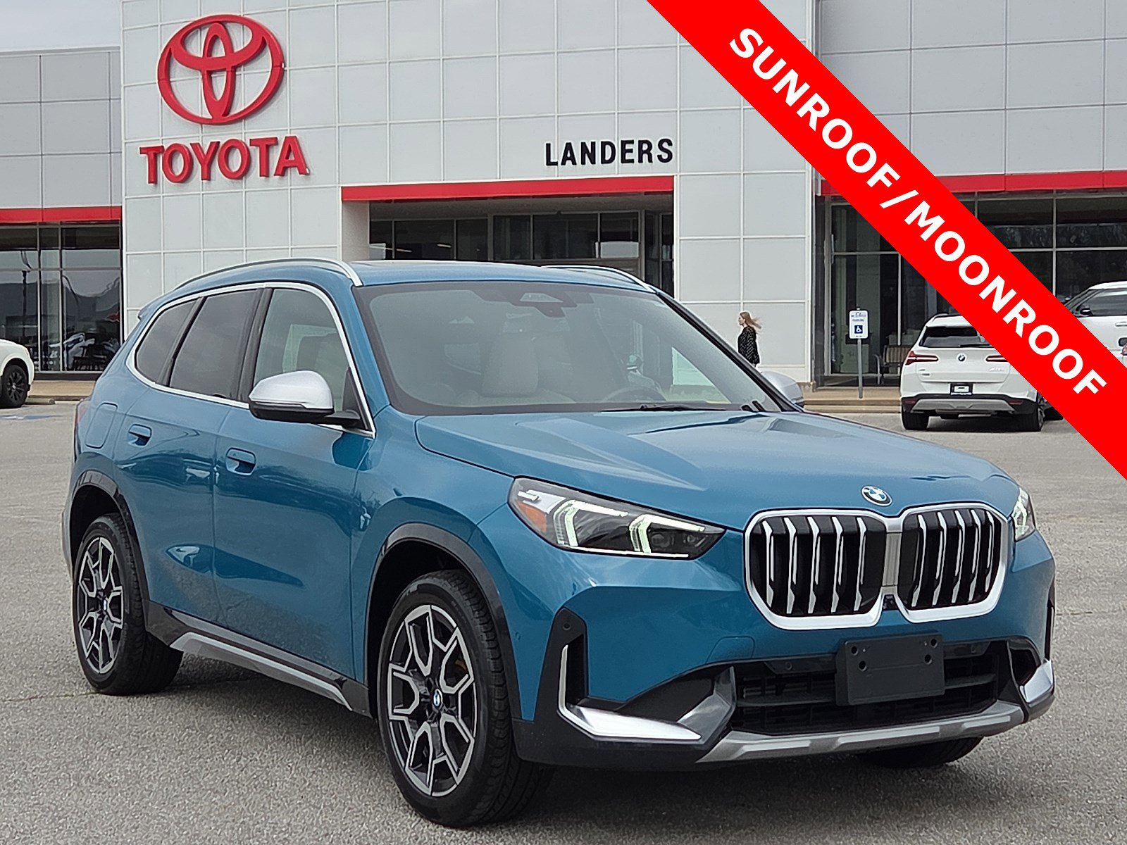 Used 2024 BMW X1 xDrive28i w/ Premium Package AWD/4WD image 1
