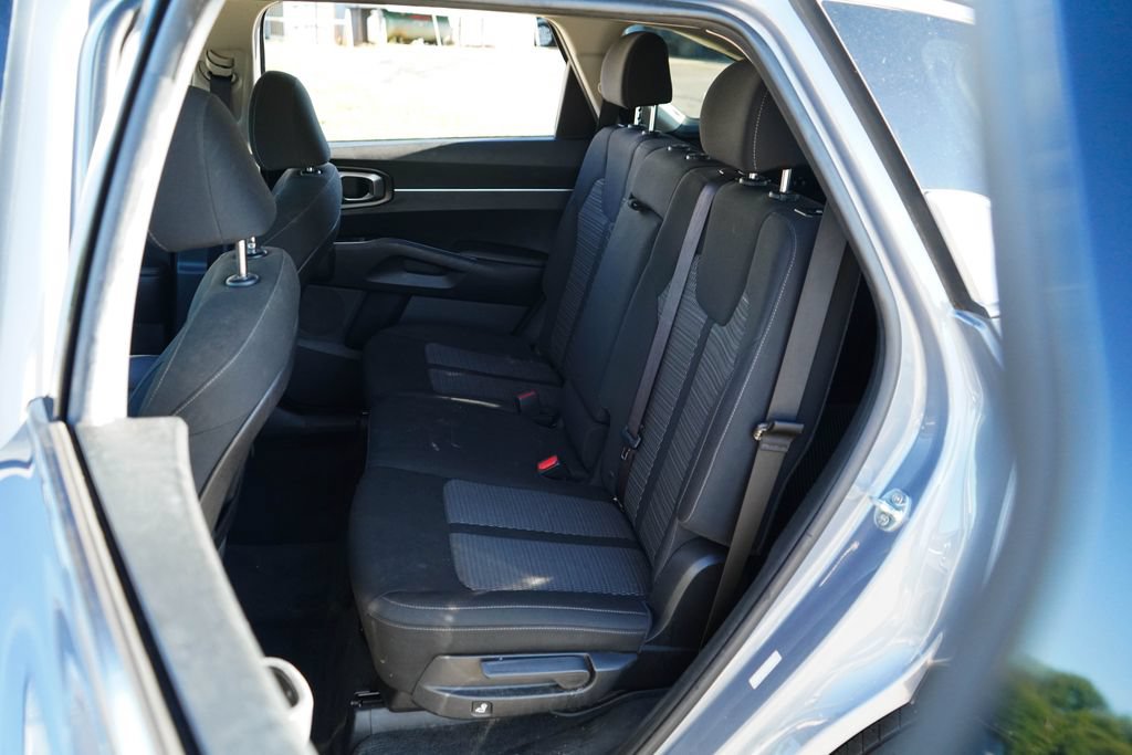 Used 2022 Kia Sorento LX FWD image 9