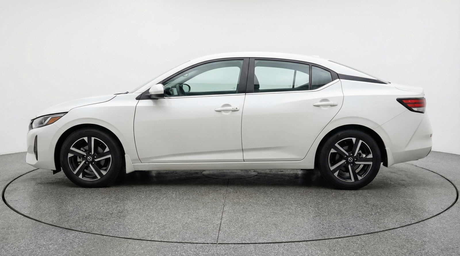 Used 2025 Nissan Sentra SV image 5