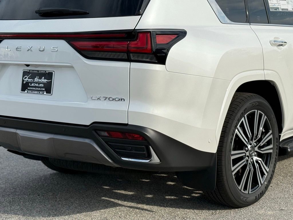 New 2026 Lexus LX 700h Luxury image 16