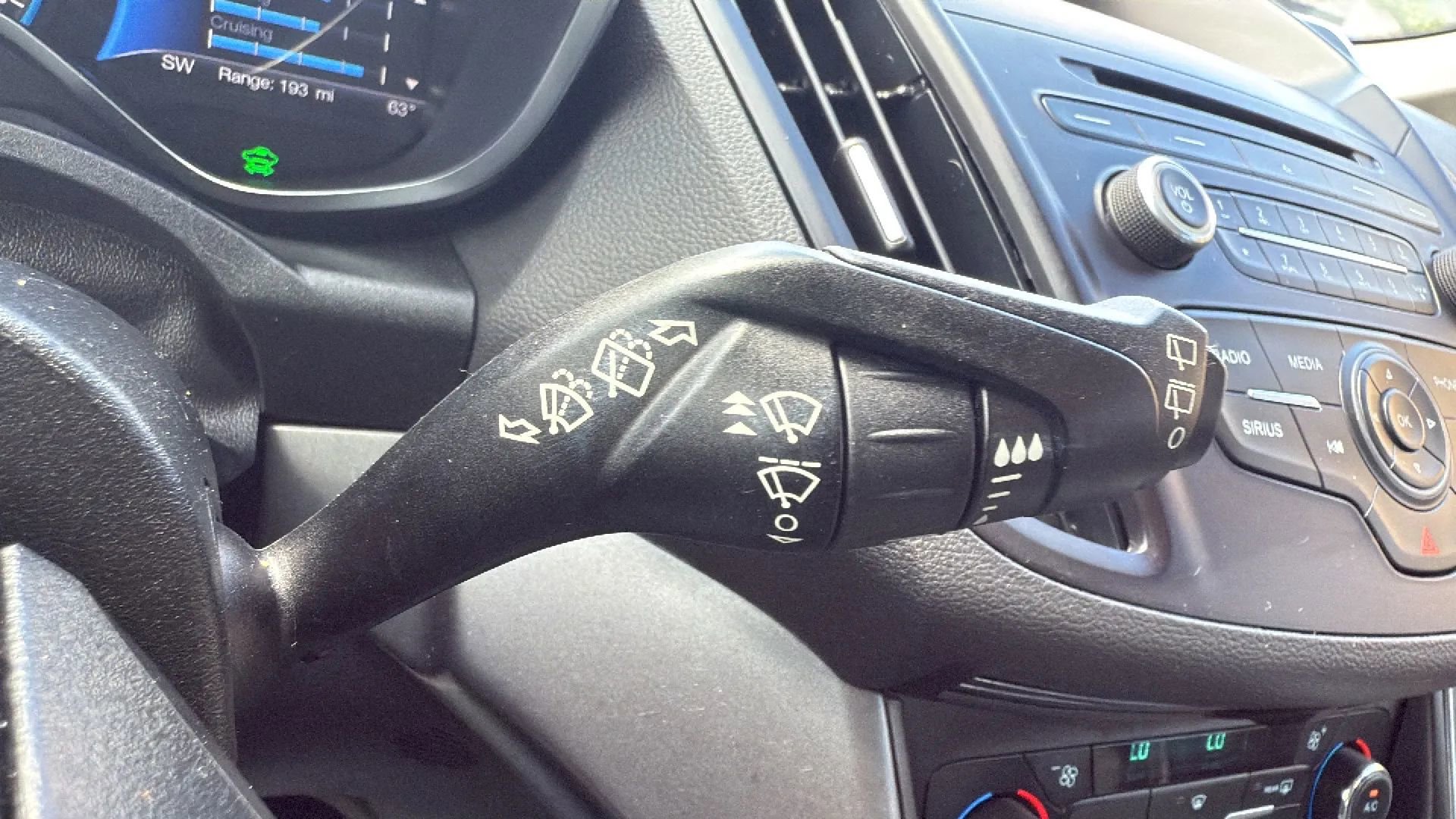 Used 2017 Ford C-MAX Energi SE image 13