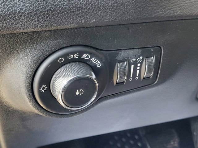 Used 2018 Jeep Compass Latitude w/ Popular Equipment Group image 18