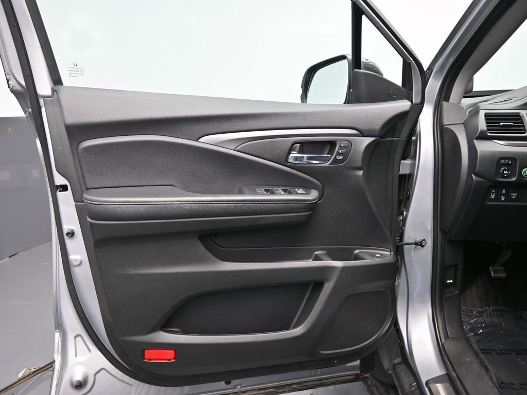 Certified 2023 Honda Ridgeline RTL image 30