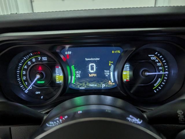 Used 2025 Jeep Wrangler Unlimited Sahara AWD/4WD image 14