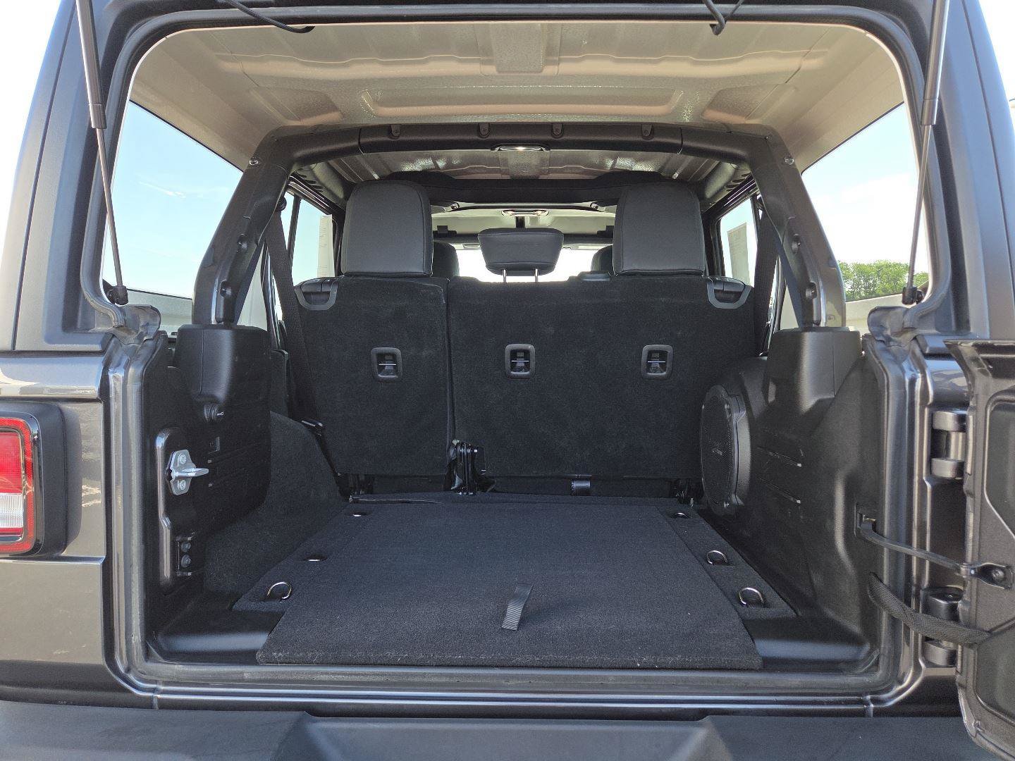 Used 2021 Jeep Wrangler Unlimited Sport AWD/4WD image 16
