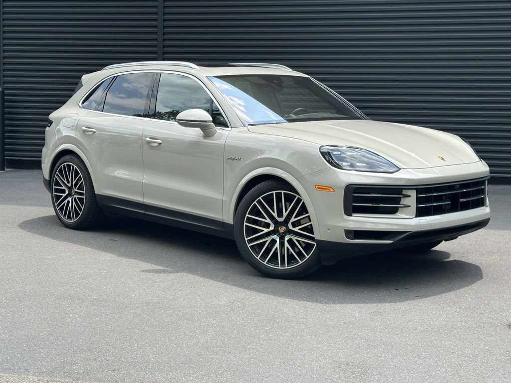 Certified 2025 Porsche Cayenne E-Hybrid AWD/4WD image 7