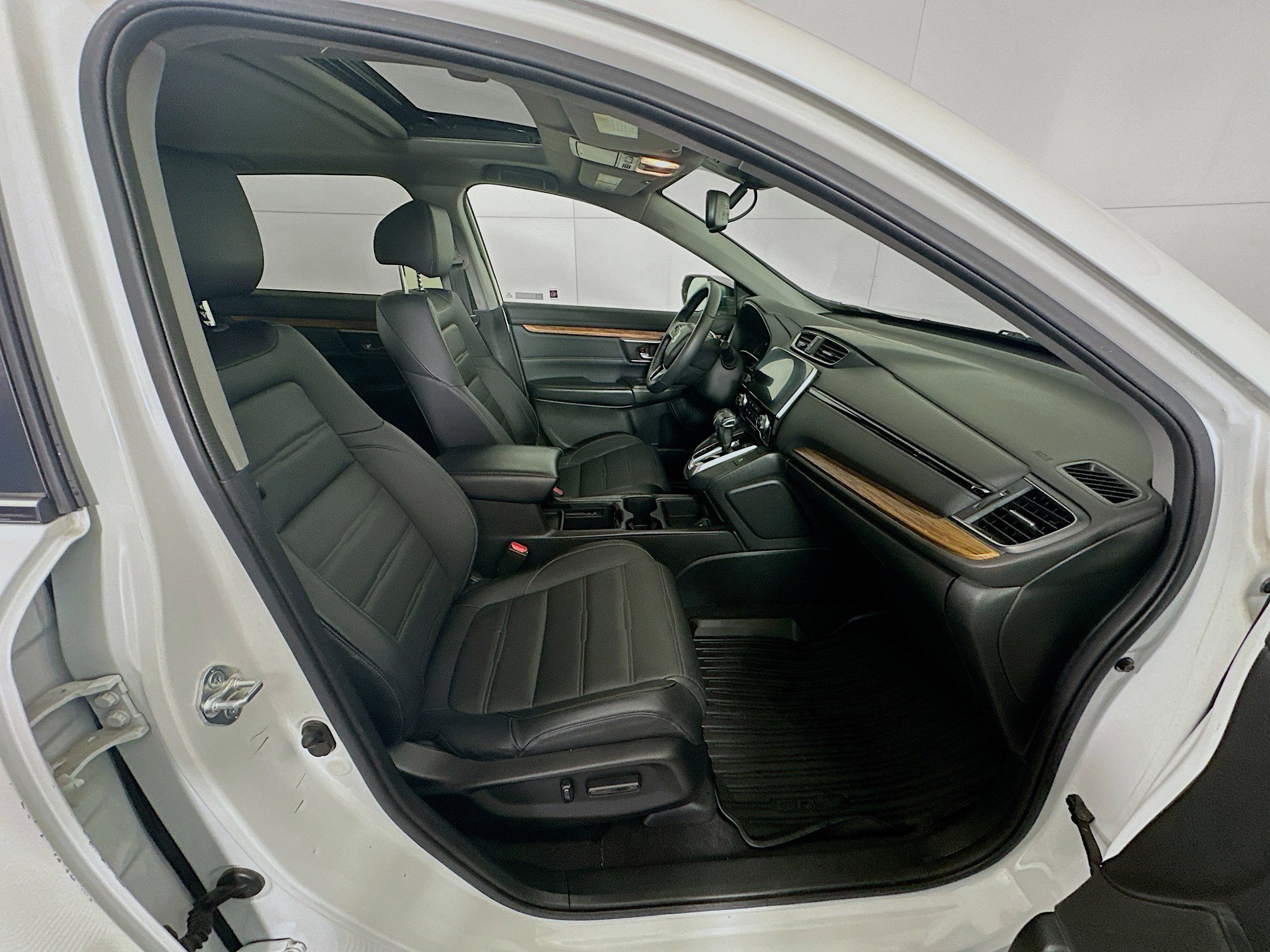 Used 2019 Honda CR-V Touring image 33