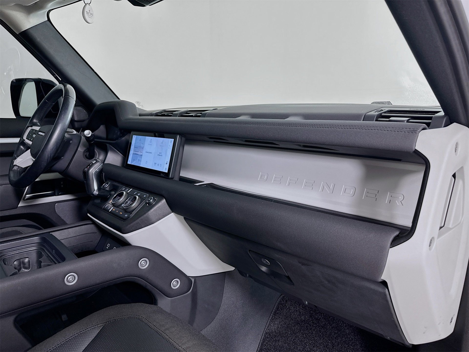 Used 2021 Land Rover Defender 110 S image 31