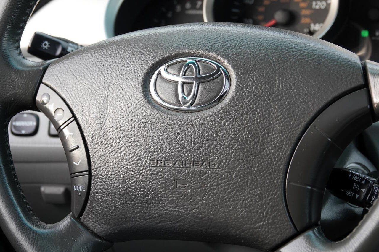 Used 2005 Toyota Highlander Limited AWD/4WD image 68