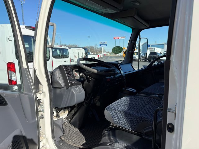 Used 2023 Isuzu NPR image 14