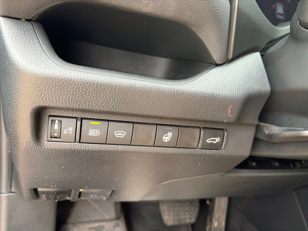 Used 2023 Toyota RAV4 XLE Premium FWD image 14