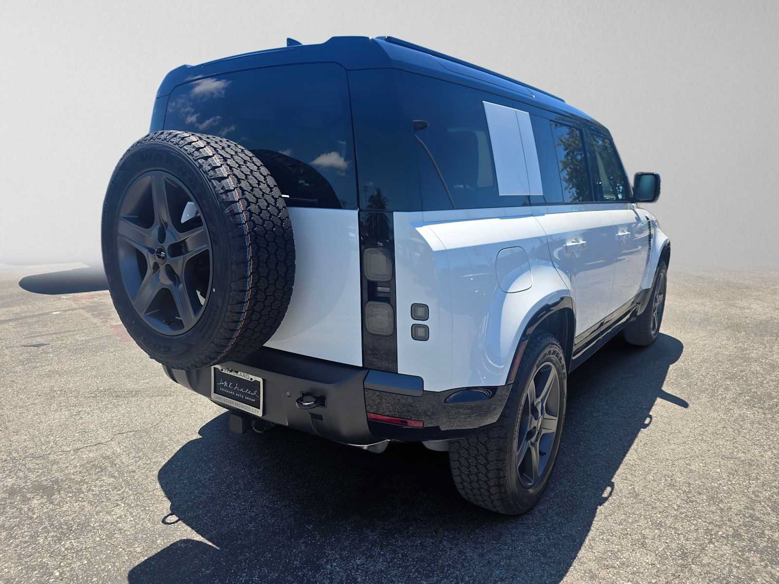 New 2026 Land Rover Defender 110 X-Dynamic SE AWD/4WD image 5