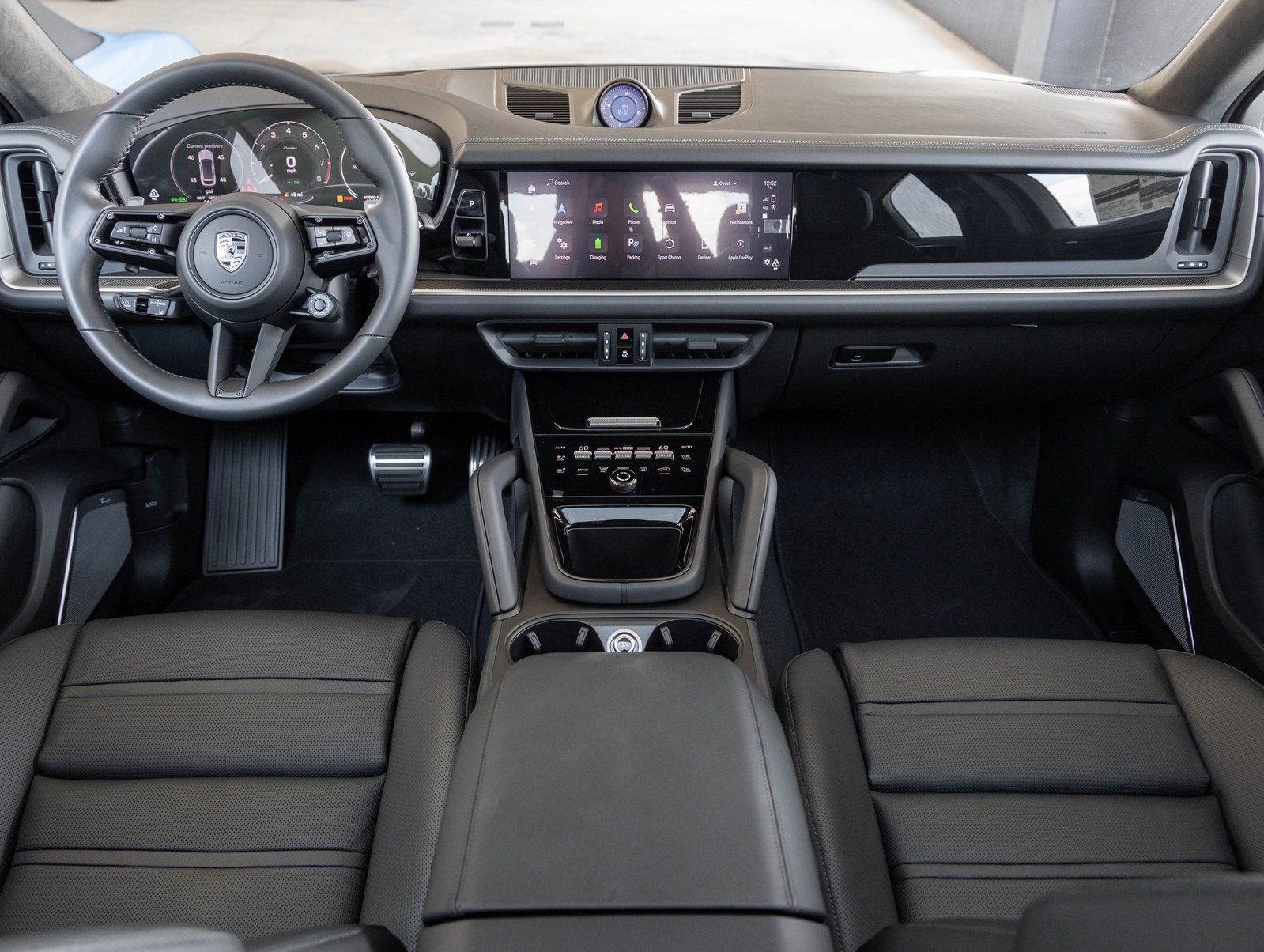 Used 2025 Porsche Cayenne Turbo image 12