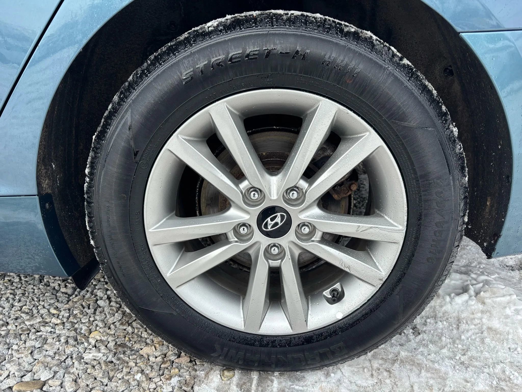 Used 2016 Hyundai Sonata SE image 2