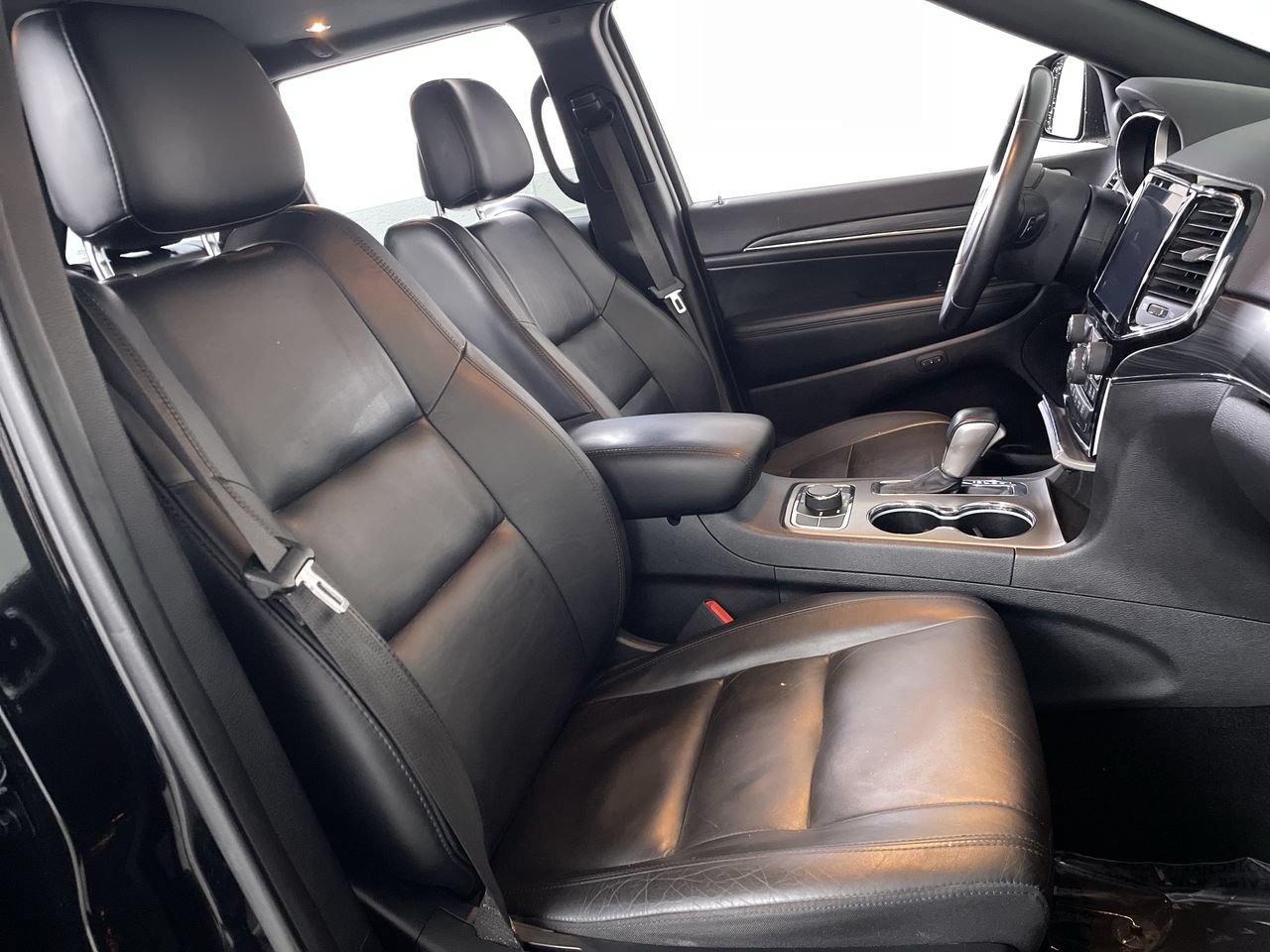 Used 2020 Jeep Grand Cherokee Limited AWD/4WD image 25