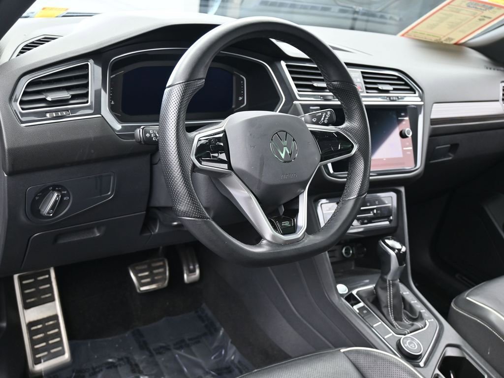 Used 2022 Volkswagen Tiguan SEL R-Line image 14