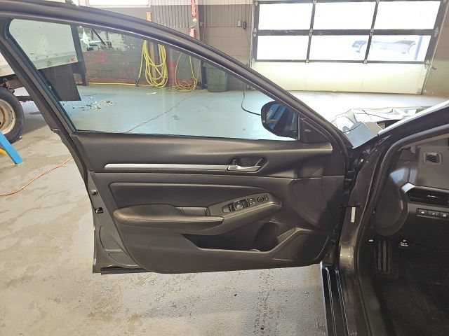 Used 2022 Nissan Altima 2.5 SV FWD image 10