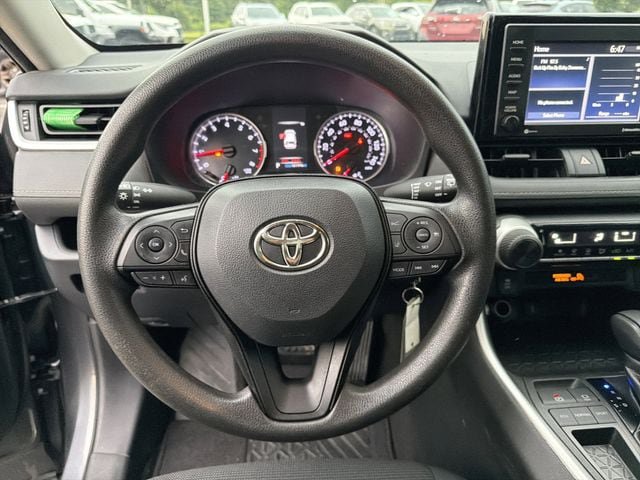 Used 2020 Toyota RAV4 LE FWD image 23