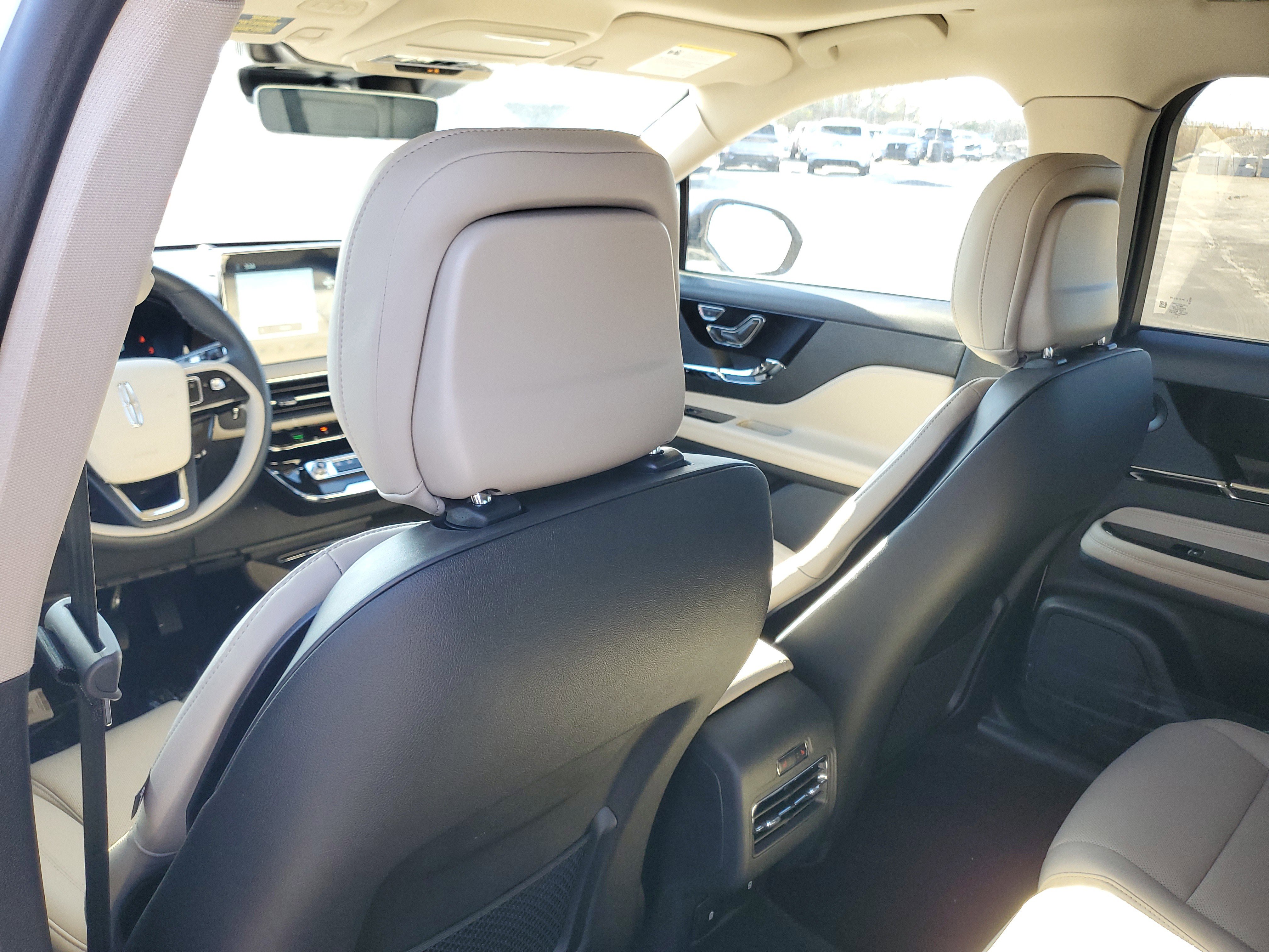 New 2025 Lincoln Corsair Reserve w/ Equipment Group 202A image 26