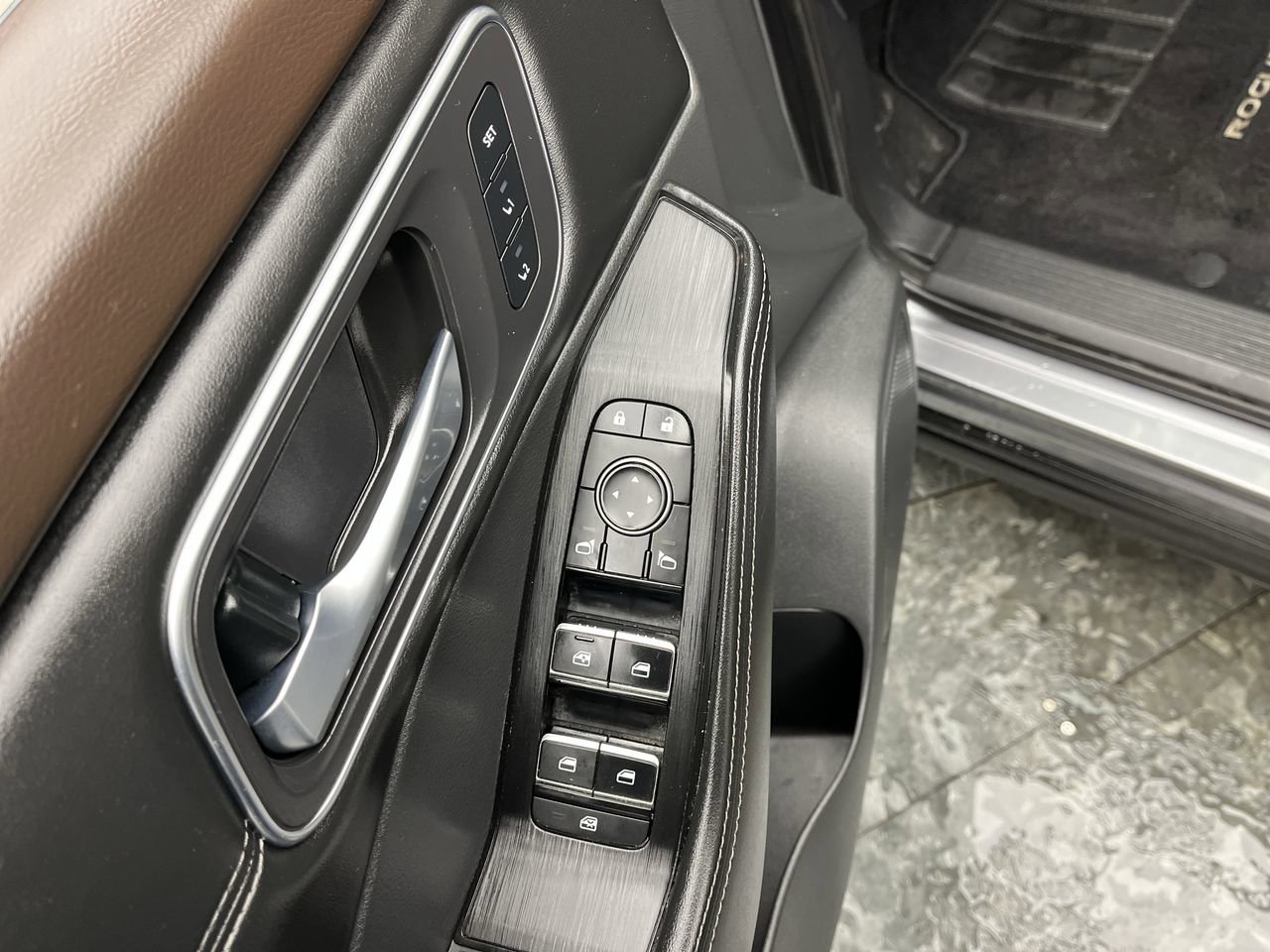 Used 2021 Nissan Rogue SL AWD/4WD image 8