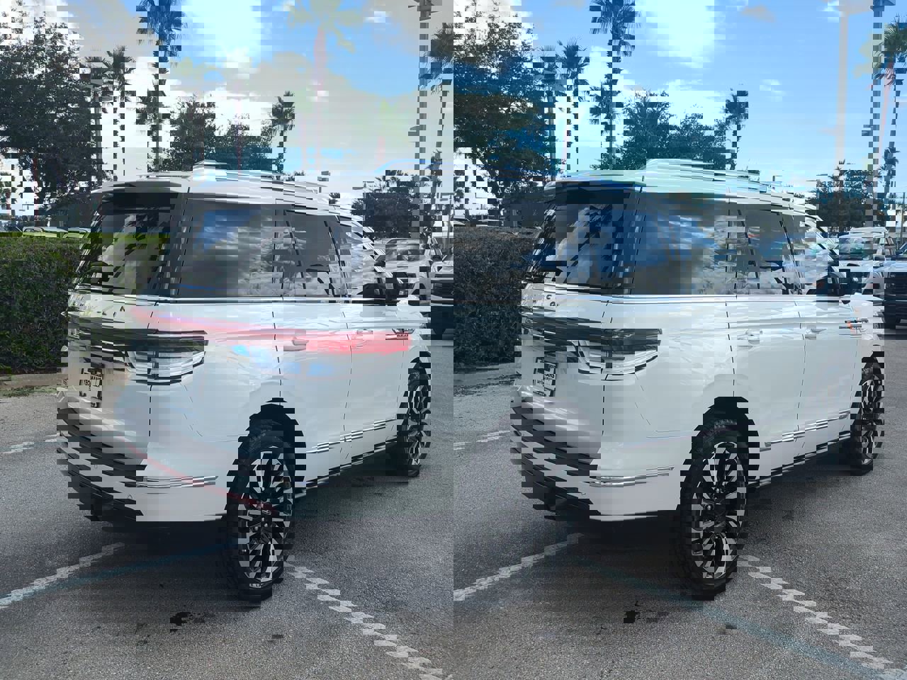 Certified 2023 Lincoln Navigator Black Label image 4
