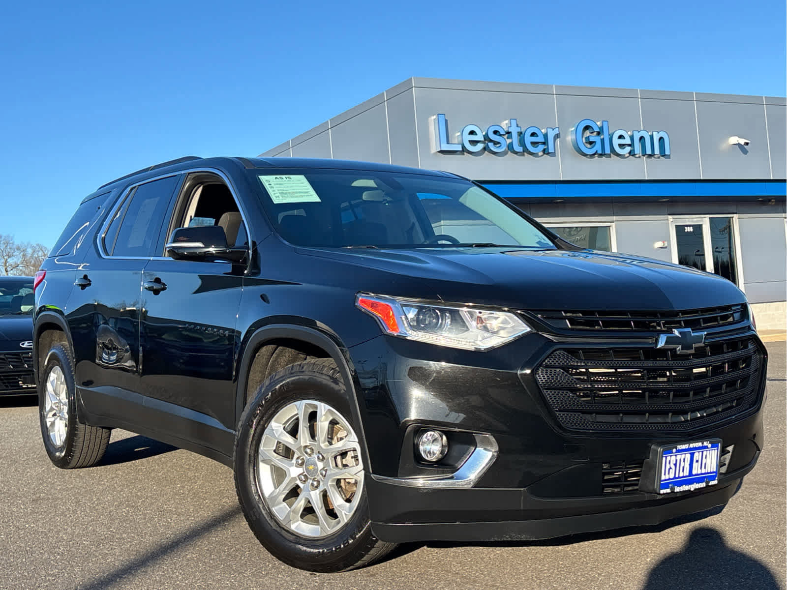 Used 2019 Chevrolet Traverse LT w/ LPO, Blackout Package image 2