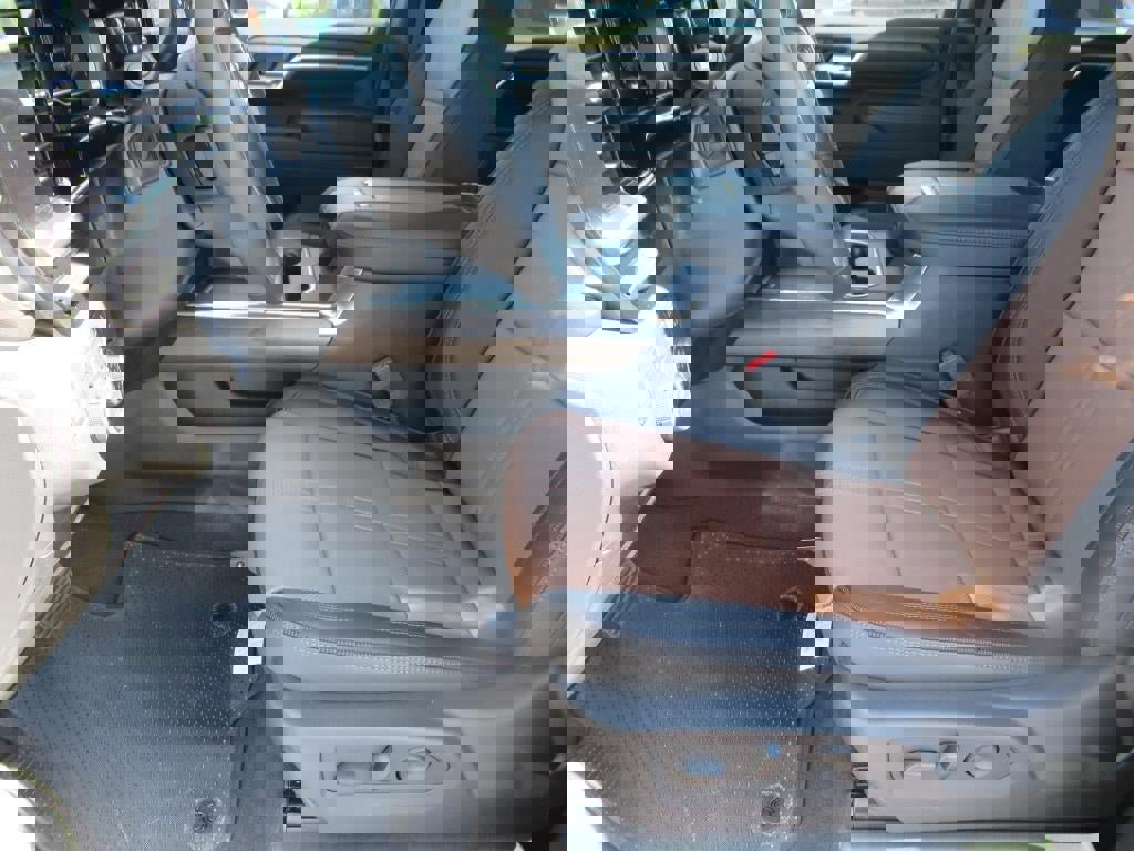 New 2025 Chevrolet Silverado 2500 High Country w/ Technology Package image 17