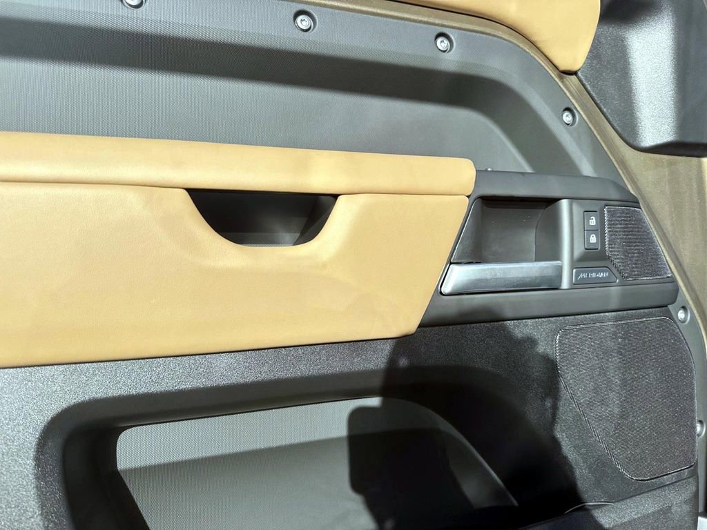 New 2026 Land Rover Defender 110 S AWD/4WD image 15