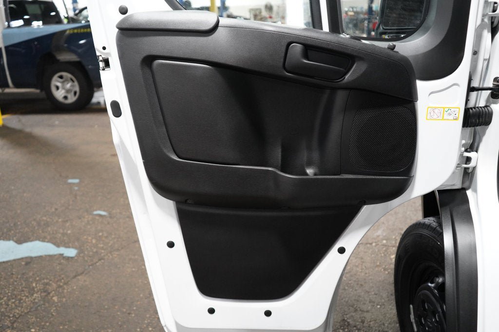 Used 2025 RAM ProMaster 3500 w/ Safety Group FWD image 17