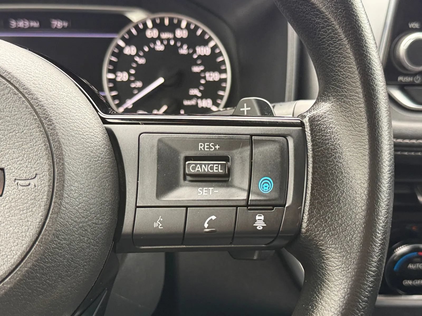 Used 2022 Nissan Rogue SV AWD/4WD image 26