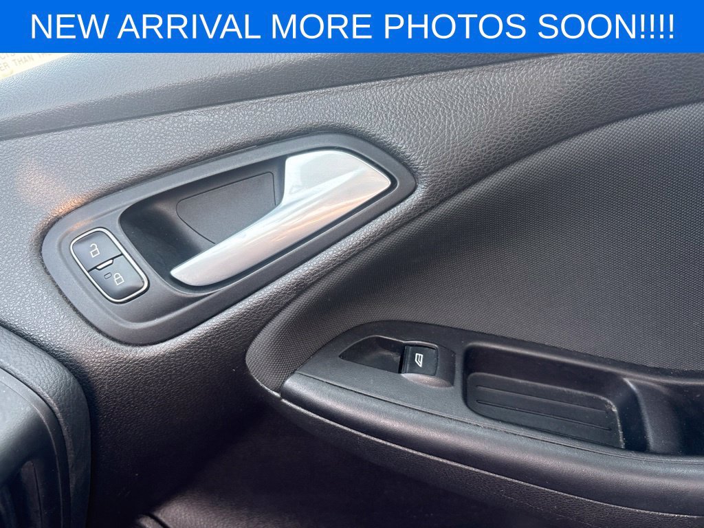 Used 2015 Ford Focus SE FWD image 13