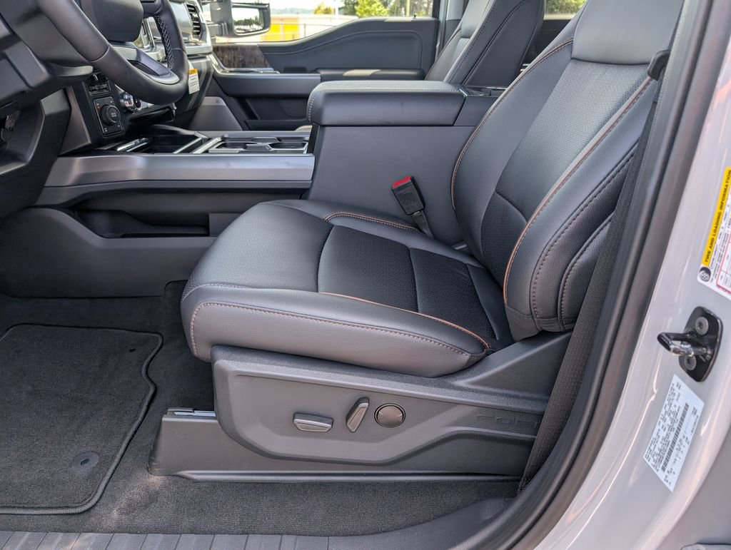 New 2026 Ford F350 Lariat w/ Black Appearance Package image 8