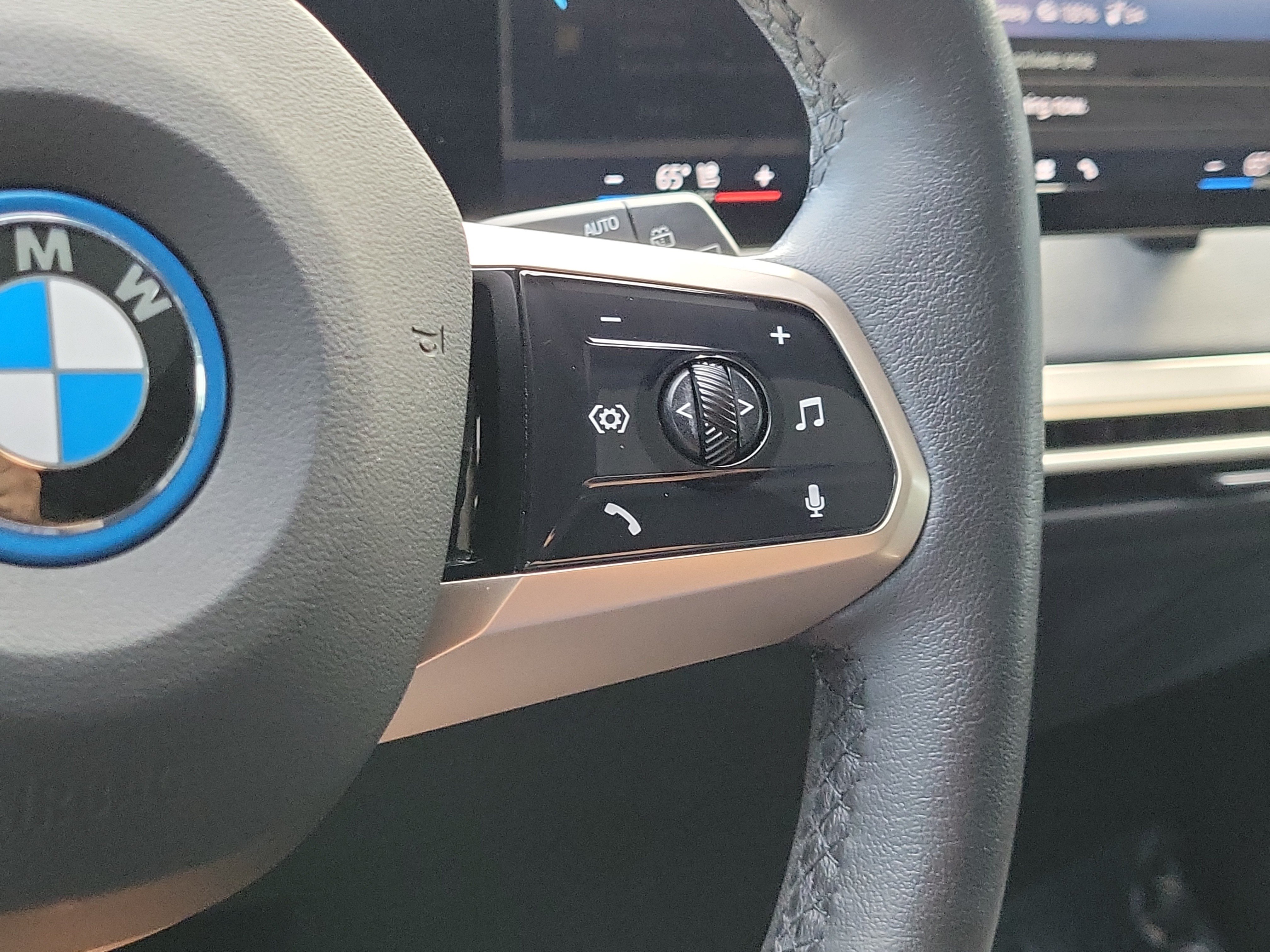 Certified 2024 BMW iX xDrive50 w/ Premium Package AWD/4WD image 20