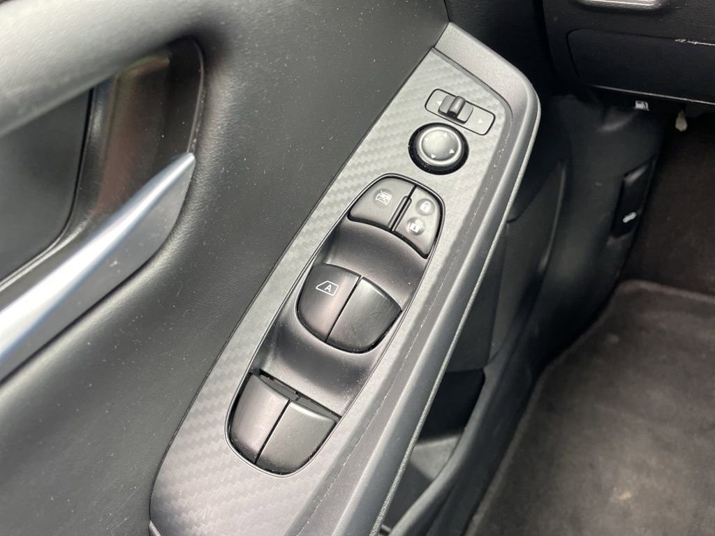 Used 2025 Nissan Sentra SV FWD image 24