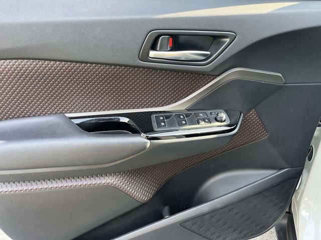 Used 2019 Toyota C-HR Limited image 17