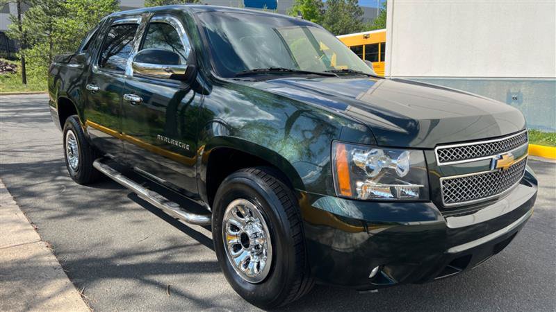 Used 2013 Chevrolet Avalanche LT RWD image 24
