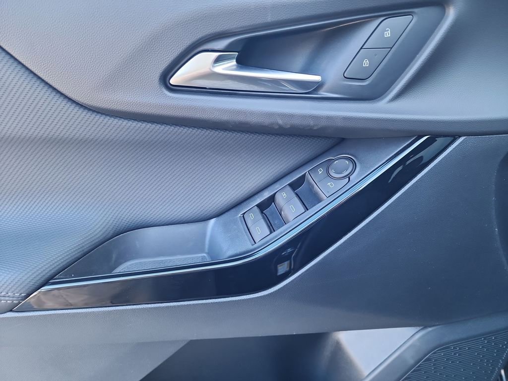 New 2026 Chevrolet Equinox LT image 12