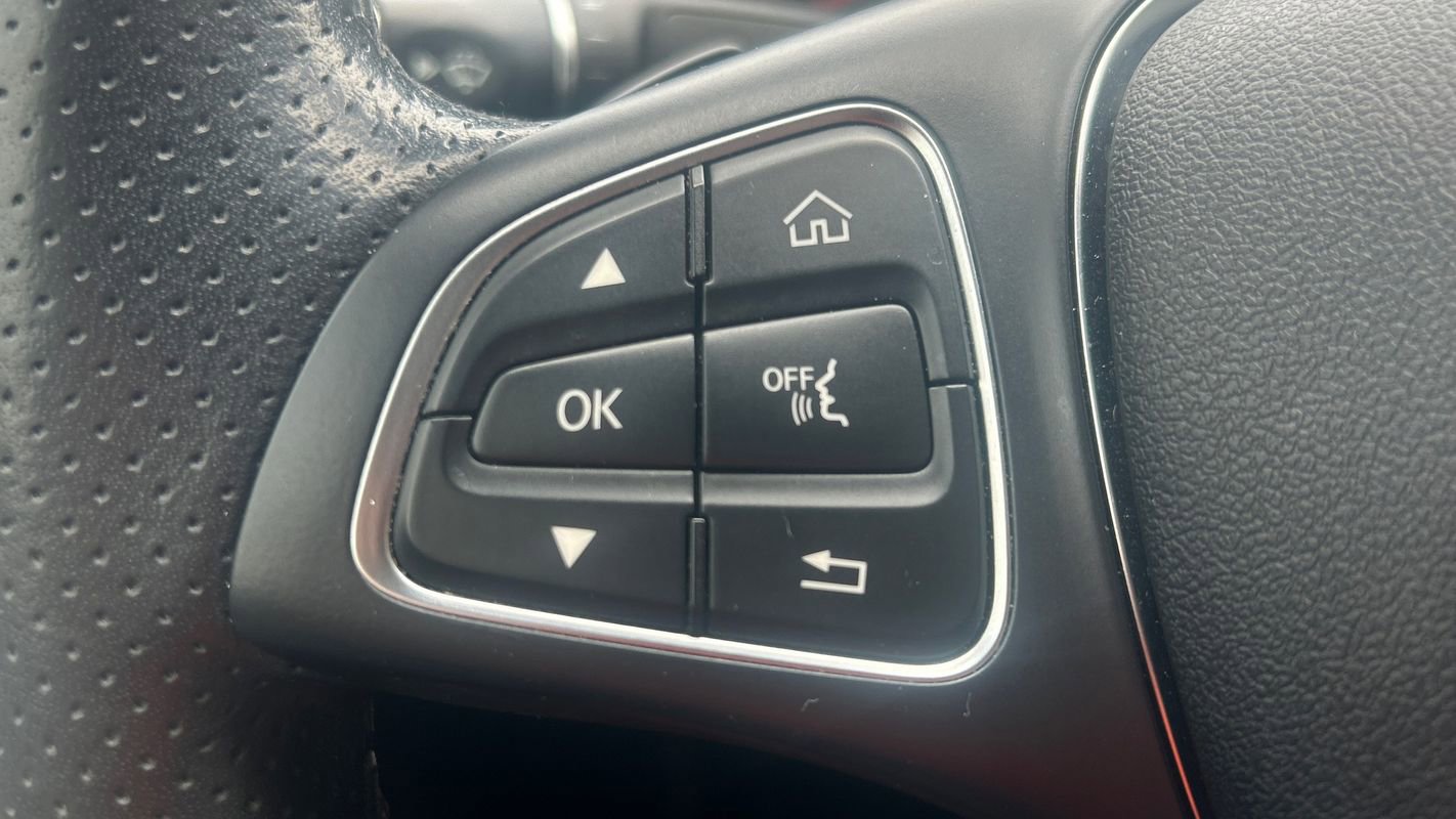 Used 2018 Mercedes-Benz C 300 4MATIC Sedan image 36