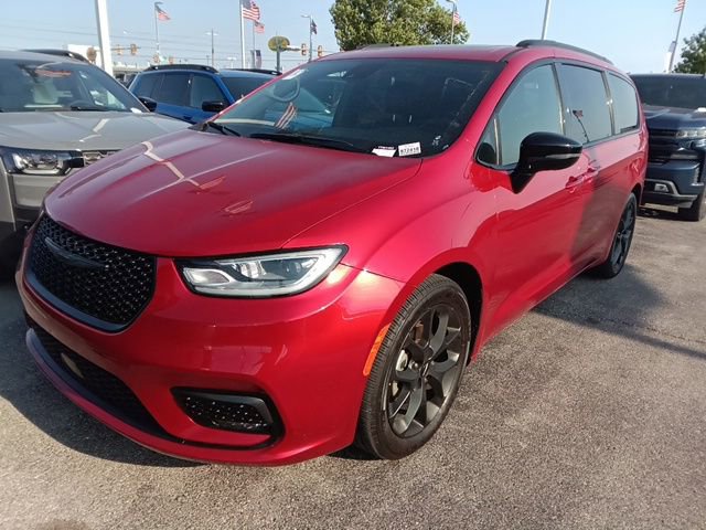 Used 2025 Chrysler Pacifica Limited