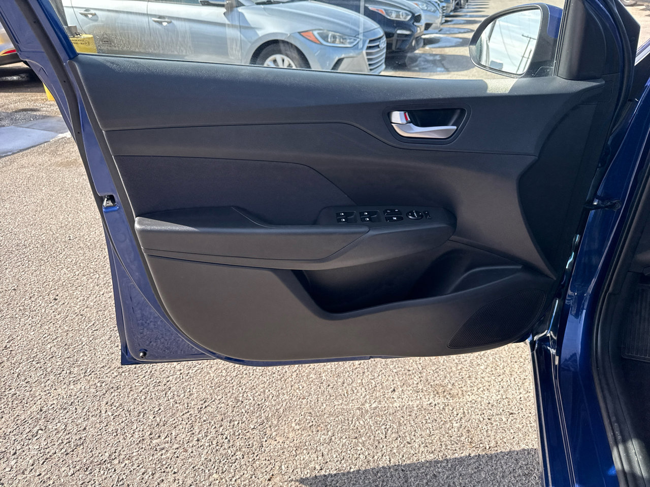 Used 2020 Hyundai Accent SE image 11