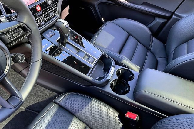 Used 2026 Porsche Macan image 18
