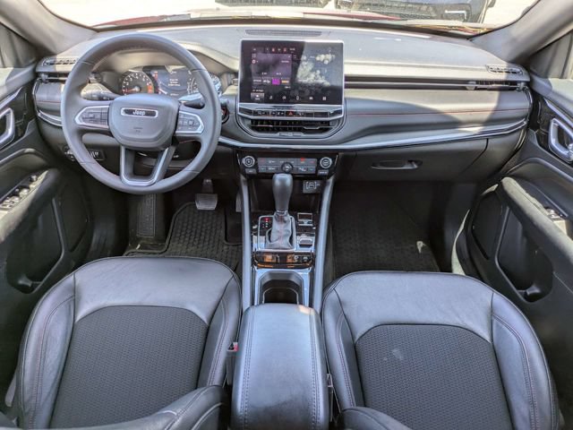 Used 2025 Jeep Compass Trailhawk AWD/4WD image 15