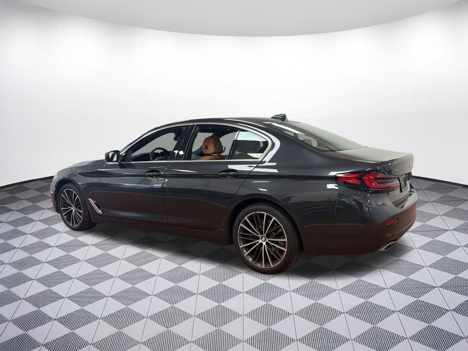Certified 2023 BMW 530i xDrive w/ Premium Package image 3