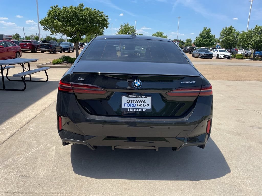 Used 2025 BMW i5 xDrive40 w/ M Sport Package AWD/4WD image 6