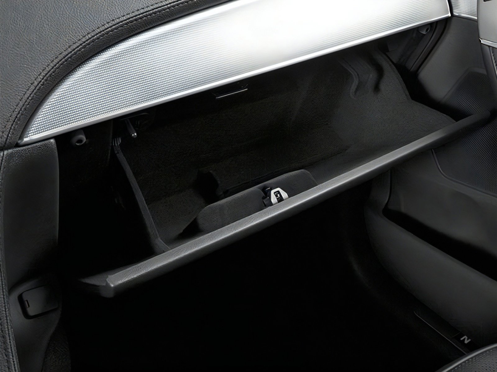 Used 2014 Lincoln MKX AWD w/ Equipment Group 102A image 9