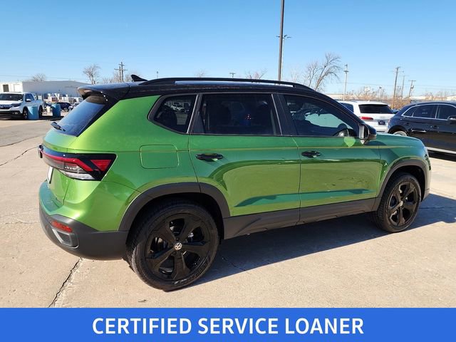 New 2025 Volkswagen Taos SE image 2