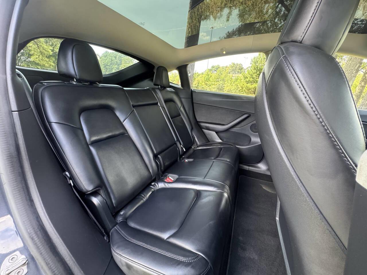 Used 2020 Tesla Model Y Long Range image 15