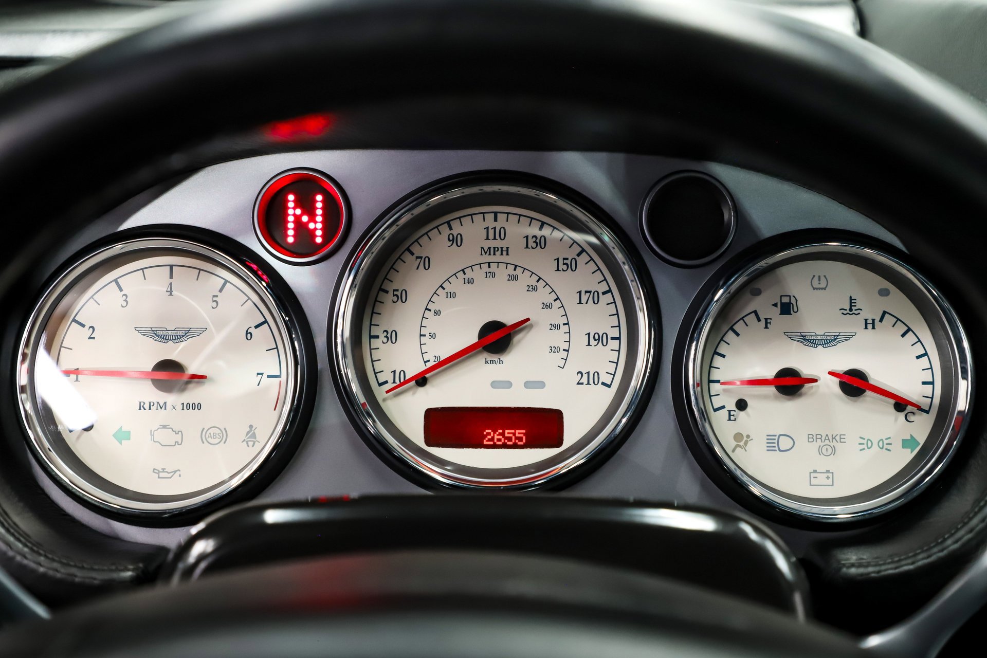 Used 2003 Aston Martin Vanquish image 15