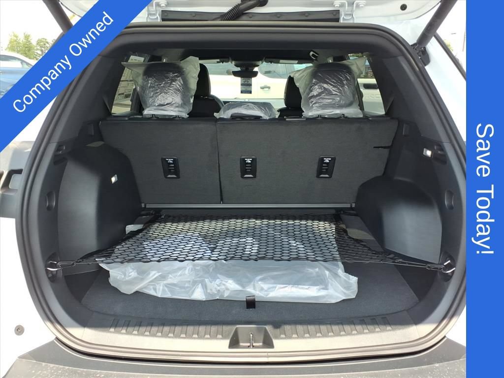 New 2027 Chevrolet Equinox LT w/ Convenience Package II FWD image 15